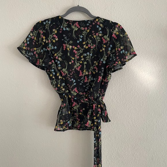 Mi Ami dark floral wrap around top size small - Picture 2 of 6